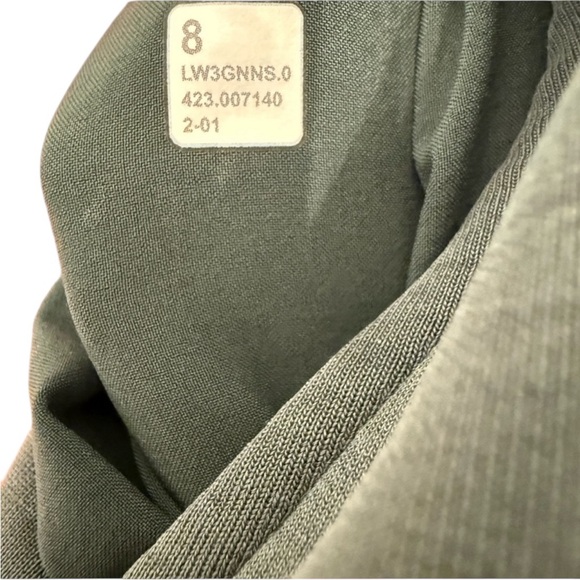 Lululemon Softstreme Cinch-Waist Jacket
Smoked Spruce size 8 - Picture 8 of 9